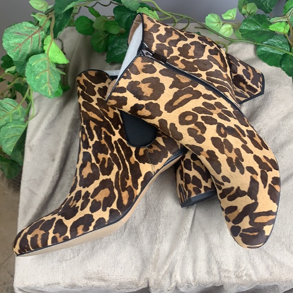 Azura Italian Fashion RokNRol Leopard Print Bootie Boots - Picture 16 of 17